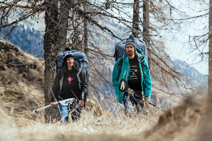 Swiss_Sup_hikingfacing